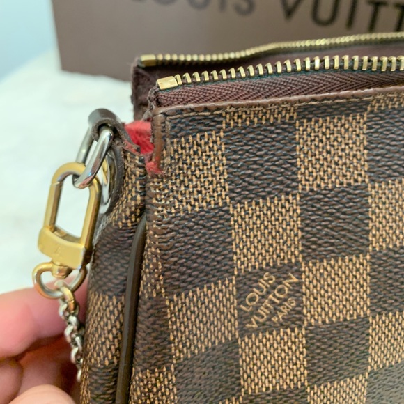 ♦️SOLD♦️ Authentic Louis Vuitton Eva Clutch - Picture 5 of 13